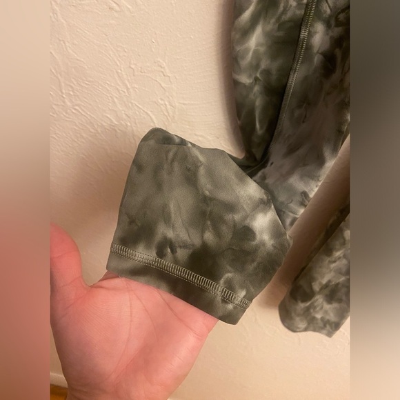 Lululemon legging - Picture 5 of 8